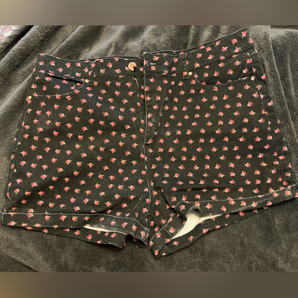 Forever 21 floral shorts
